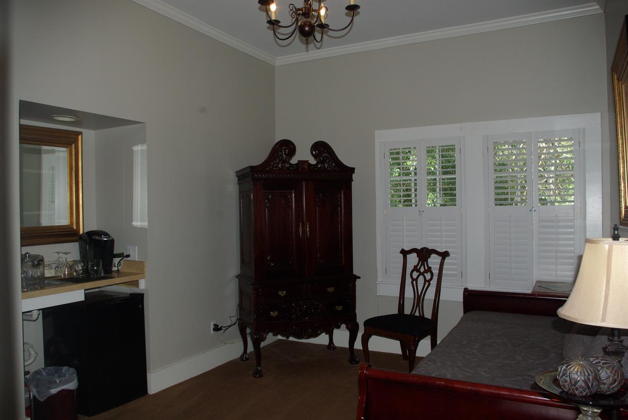 Twin Oaks Inn Natchez Room photo